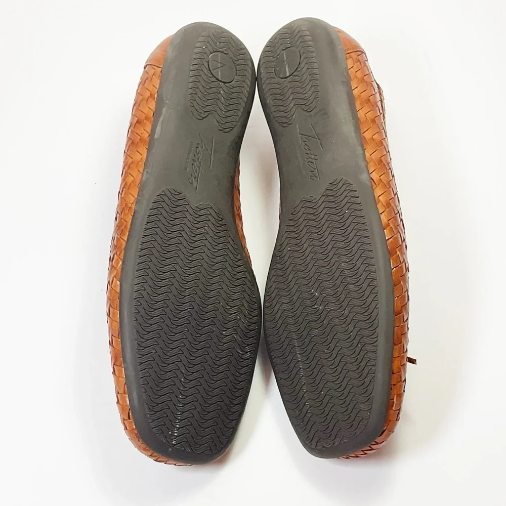 Trotters Gillian Woven Leather Bow Square Toe Ballet Flats